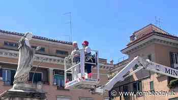 La statua della Madonna di piazza Sempione si rifà il look: partiti i lavori di restauro