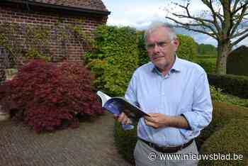 Oud-burgemeester bundelt veertig jaar politieke ervaring in een boek: “Door sociale media is moddergooien stuk makkelijker”