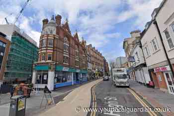 Croydon High Street knives fight: Police flock to scene