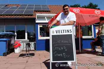 Auch dieser Mann ist im Freibad Werther heiß begehrt