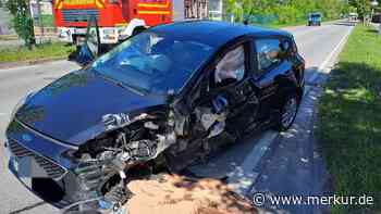 In den Gegenverkehr geraten: Zweimal Totalschaden
