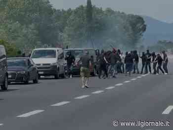 Scontri (e sassaiola) sull'A1 tra tifosi di Atalanta e Juve: ecco cosa è successo