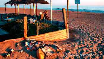 Caos spiagge: a due settimane dall’avvio della stagione balneare i chioschi restano chiusi