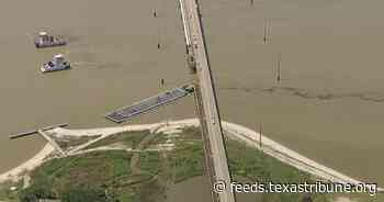 Barge hits, damages bridge in Galveston, causing an oil spill