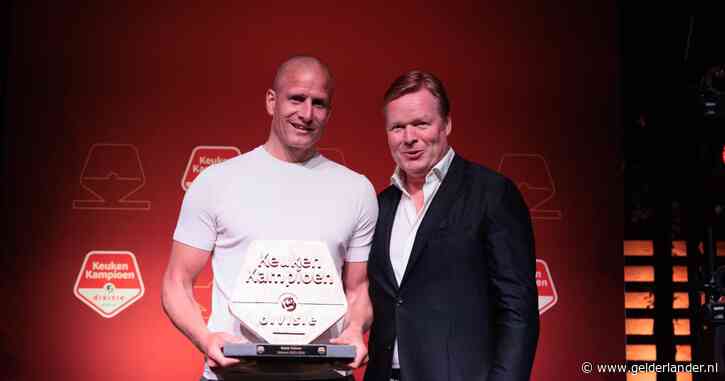 Bas Sibum ondanks mislopen directe promotie met Roda trainer van het jaar in KKD: ‘Dit voelt wel gek’