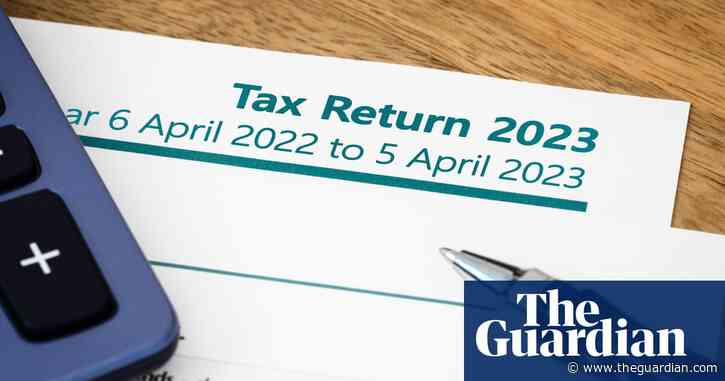 HMRC leaves callers on hold ‘for 800 years’, says spending watchdog