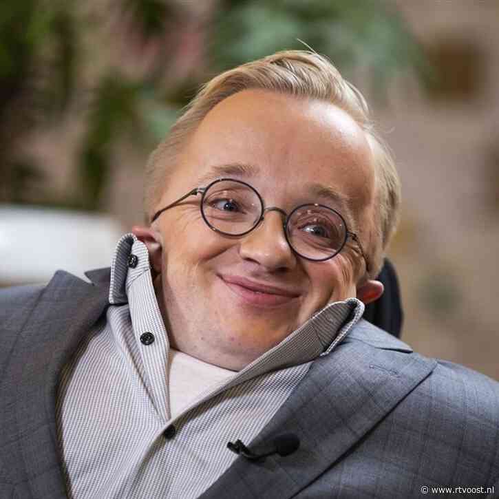 Wandeltocht om geld in te zamelen voor gehandicapte kinderen in teken van Rick Brink