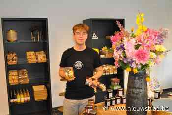 Andy (21) verhuist taarten- en confisseriezaak van huiskeuken naar ruime bakkerij met winkel