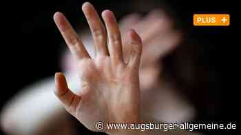 Mann fühlt sich "verfolgt" und schlägt mit Stein mehrmals auf Pflegerin ein