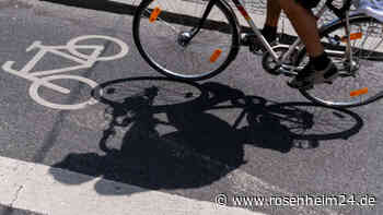 Radfahrer (80) bleibt nach Sturz bewusstlos liegen