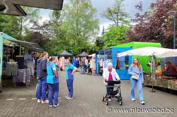 Veel volk geniet van jubileumbraderie, lekkers en livemuziek bij woonzorgcentrum Amandina