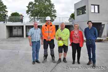 Recyclagepark krijgt uniek oprijplatform: “Bezoekers hoeven geen trap meer op om afval te dumpen”