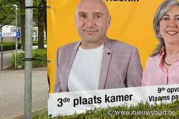 Vandalen trachten verkiezingsdoek van N-VA in brand te steken
