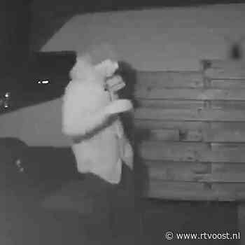Videodeurbel toont ongewenst bezoek en dat spuit ook nog eens met pepperspray