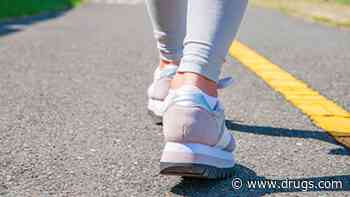 Activity Tracker, Scale Plus Phone App May Aid Weight Loss