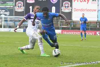 Desmond Acquah tekent voor drie jaar bij FCV Dender