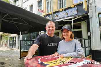 Broer van voormalig Antwerpspeler Marc Van der Linden begint café op Eilandje: “Ik ben gaan kijken, en nog eens, en nog eens. En ik ben eraan begonnen”