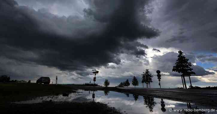 Zwei Menschen aus überfluteter Unterführung gerettet