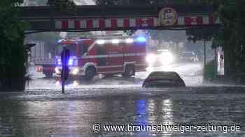 Unwetter: Menschen aus überfluteter Unterführung gerettet
