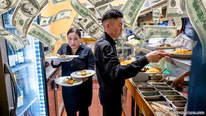 Celebrity chef says restaurant-goers are still seeing high menu prices because of this 'No. 1 problem'