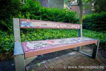 Eerste liefdesbankje vraagt aandacht voor alle verliefden, ongeacht gender of seksuele oriëntatie