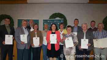 „Ihr habt die Welt ein bisschen besser gemacht“: Landkreis Mühldorf ehrt besondere Verdienste