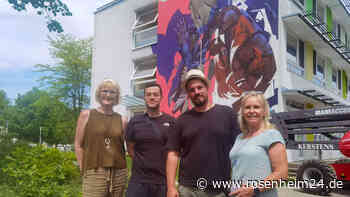 Gemälde über drei Stockwerke: So wird aus dem ehemaligen Krankenhaus in Wasserburg ein Zuhause