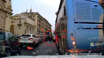 VIDEO | Nove secondi per rapinare un Rolex con la truffa dello specchietto, le immagini