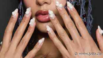 Nagel-Trends mit Blumen: Die schönsten Designs