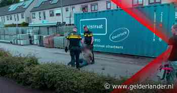 Pas gerenoveerde chalet gaat in rook op • Vluchtpoging voor politie levert verdachte hoofdpijn op