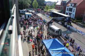 Lopen en wandelen door negentien bedrijven in Sint-Lenaarts op vernieuwde Kleipikkerstrail