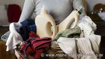 Badeanzug oder Badehose: Bei welcher Temperatur sollte man Badekleidung waschen?