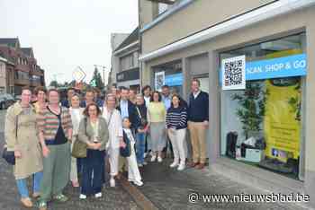 Lokale handelaars benutten etalages van leegstaand handelspand Moderna: “Unieke kans om zich te tonen aan groot publiek