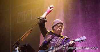 The Ragged Glory of Neil Young and Crazy Horse Live