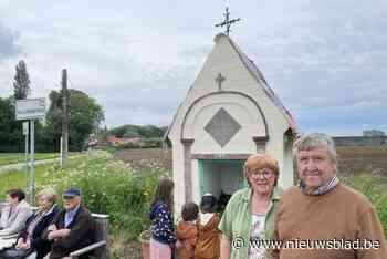 Kapel Onze-Lieve-Vrouw van Lourdes ingezegend in Rollegem