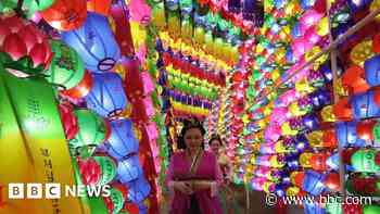 Lanterns, lights and laundry: Photos of the week