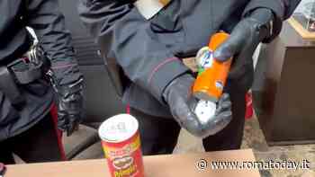 Patatine, lattine e cioccolata per nascondere la droga. La scoperta dei carabinieri