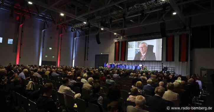 Juncker mit Karlspreis der Sudetendeutschen ausgezeichnet