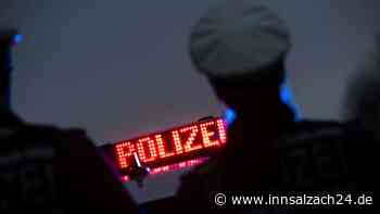 Junger Mann (18) zeigt „Hitlergruß“ neben Polizeibeamten auf dem Frühlingsfest Traunstein