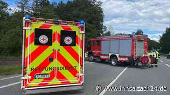 Zwei Menschen bei Unfall auf der B304 schwer verletzt - Hubschrauber im Einsatz