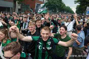 Eine Stadt trägt Schwarz-Weiß-Grün