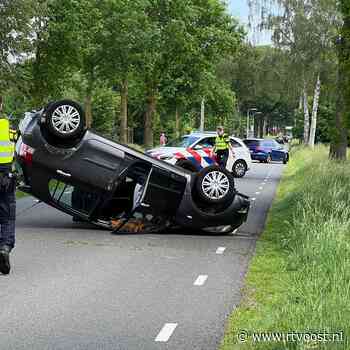 112 Nieuws: Auto over de kop bij Luttenberg