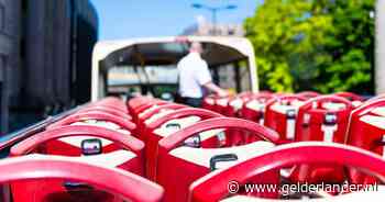 Ook in Drenthe gaat het mis: zeven spelers voetbalteam vallen uit open bus