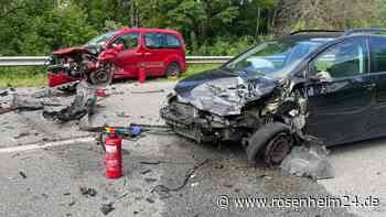 Zwei Menschen bei Unfall auf der B304 bei Wasserburg schwerst verletzt - Hubschrauber im Einsatz