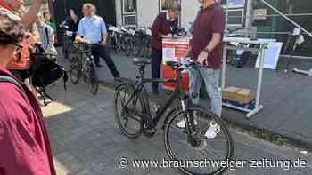 Auktion am Braunschweiger Bahnhof: Das kam unter den Hammer