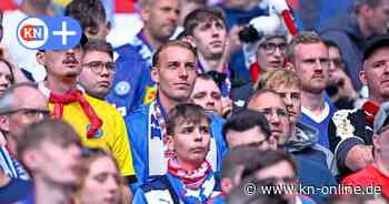 Holstein Kiel: KSV-Profis im Fanblock mit Ex-Kollege Janni Serra