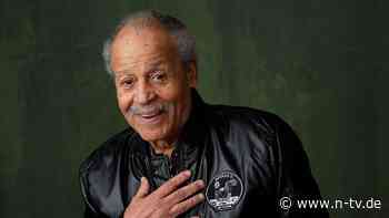 Rekord aufgestellt: Bezos schickt 90-jährigen Ex-Luftwaffenpilot ins All