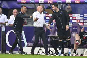 Brian Riemer heeft hulp nodig en maakt duidelijke verwijzing