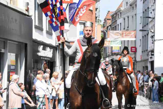 Halle geniet en leert eigen geschiedenis kennen door kroningsstoet: “De basis voor de verdere uitbouw  is gelegd”