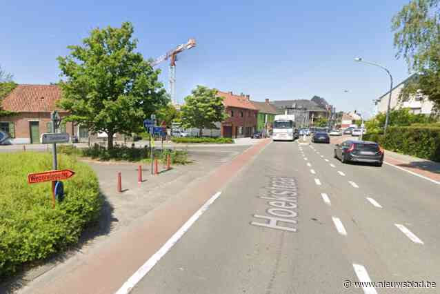 Auto en motorfiets botsen